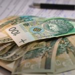 Domowy budżet bez nerwów: 7 prostych zasad, które ujarzmią rodzinne wydatki
