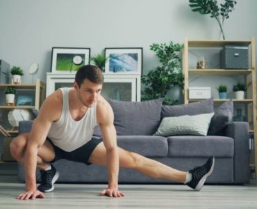 Zanim zaczniesz: 7-minutowa domowa rozgrzewka, która podkręci każdy trening